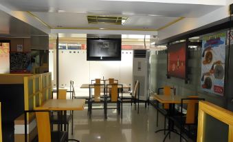 2. Hotel So..
