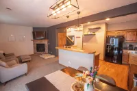 Updated 3-bedroom 2.5-Bathroom townhome with AC and WiFi in Evansville
