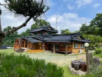 단양 하룻밤궁궐터펜션 시루봉 주변 호텔