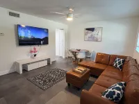 Charming 1-bedroom apartment with WiFi, AC in delightful Delray Beach