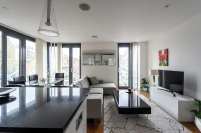 Luxury Hotel-Style 2-Bedroom / 2 Bathroom apartment in Notting Hill with Balcony Hotels in Notting Hill
