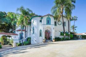 VILLA  ESCONDIDO stunning one of a kind luxury suite with views and a pool
