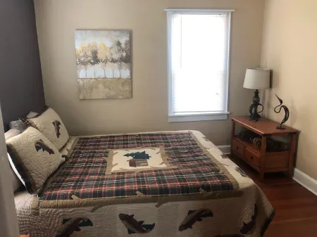 Home in Devils Lake Отели в г. Девилс Лейк