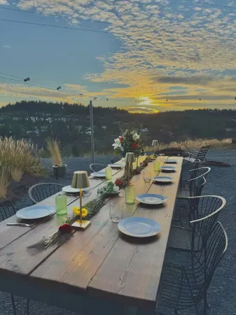 Garden Bodega on Sunset Ridge, Near Downtown, Hot tub, all with Panoramic View