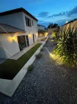 Villa Azur Jardin Du Domaine D'orvès附近的飯店