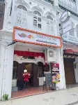 Moustachz Hauze , Georgetown