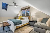 Best Hot Tub View in Bailey - Family & Pet Friendly BBQ / Hot Tub / Near Denver