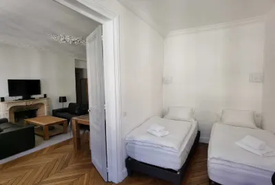 3 Rooms  , in the Heart of the Historic District of Versailles