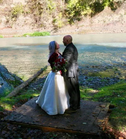 Cozy 2-bedroom RV w/AC, WiFi in charming Yelm Near Casino/Fishing/river floating Отели в г. Север Йелм