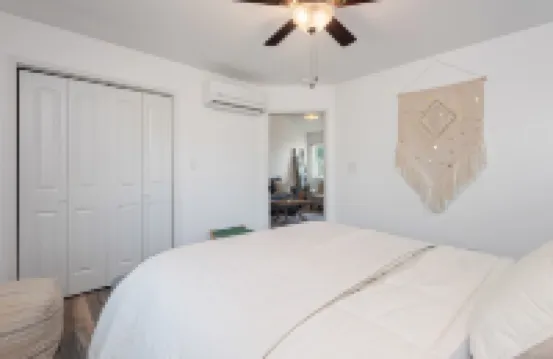 Charming, Quiet & Private Apt in Great Location w/ Wi-Fi & Laundry