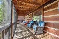 Creekside Cabin with 3 Bedrooms, 2 Full  Baths East of Gatlinburg