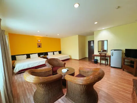 Grand Far East Hotel