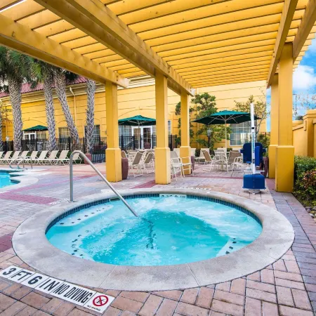La Quinta Inn & Suites by Wyndham San Antonio Riverwalk