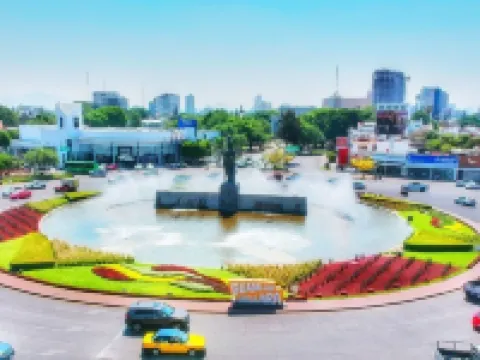 ホテル ダリ プラザ エヘクティボ グアダラハラのホテル