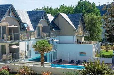 Résidence Vacances Bleues les Jardins d'Arvor Hotels near Les Ateliers Crêpes De Véro Cooking Classes
