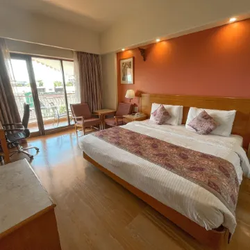 Acron Candolim Regina