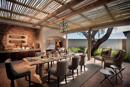 Kwandwe Fort House Отели в г. Grahamstown