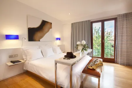 Petit Palace Hotel Tres