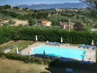 Farmhouse in Umbria Near Lake Trasimeno - Swimmingpools