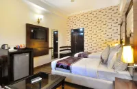 Hotel Solitaire Chandigarh - 10 Mins from Railway Station فنادق في Mani Majra