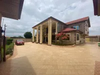 Beautiful 2-Bed Apartment in Kumasi Hotels in Botsomtwe