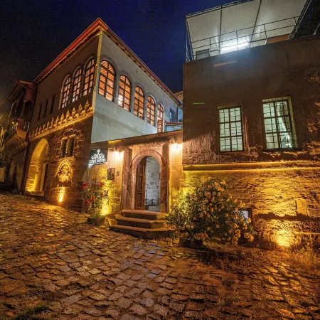 Kapalos Cave Suites
