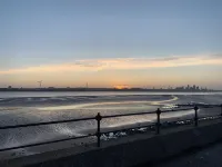 Lovely 2-Bed Apartment in Wallasey, Sleeps 4 Hotels in Wallasey