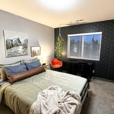 Central Tacoma Homestay with Breakfast Included -Private Room-