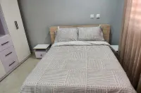 Beautiful Cozy 2 Bed Near Highway