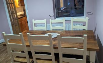 2 Bed House - Garden & Excellent Wifi