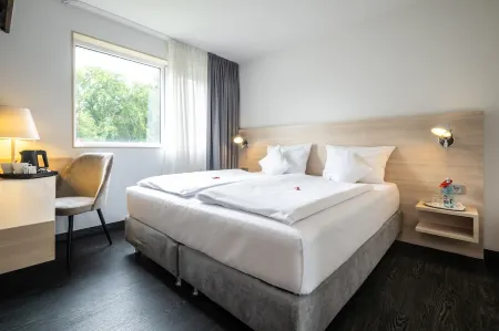 Serways Hotel Bruchsal West Отели в г. Брухзаль