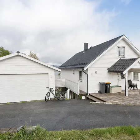Lovly 3 Bedroom Apartment with the View of Aurora