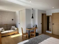 Logis Hôtel & Spa Les Autanes Hôtels à : Ancelle