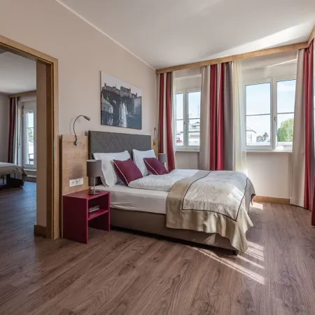 Hotel Max 70 Отели рядом с достопримечательностью «Таксхам»