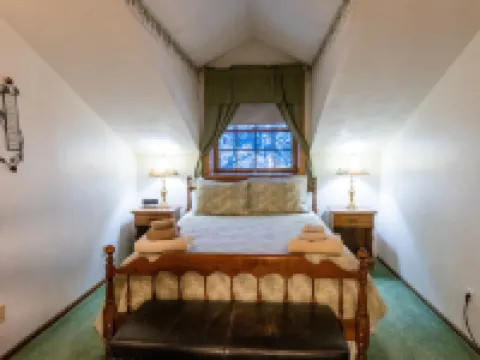 7 Gables Inn & Suites Hotels in College