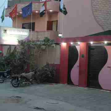 Luxury Inn Hotel Exterior