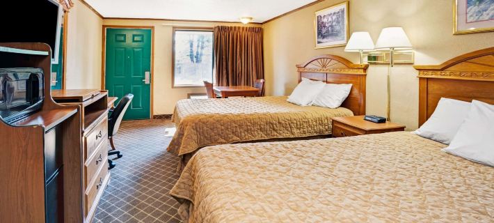 Knights Inn Sterling Heights Hotels in Macomb County