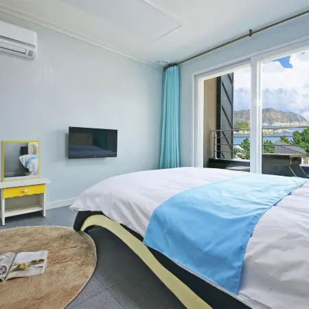 Janghohang J Story Spa Pension