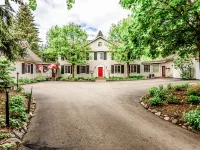 The Inn at the Ninth Hole Bed & Breakfast Hoteles en Salmon Arm