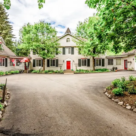 The Inn at the Ninth Hole Bed & Breakfast