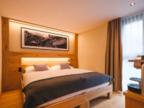 โรงแรม ทันเนนโฮฟ โรงแรมในเซอร์แมท