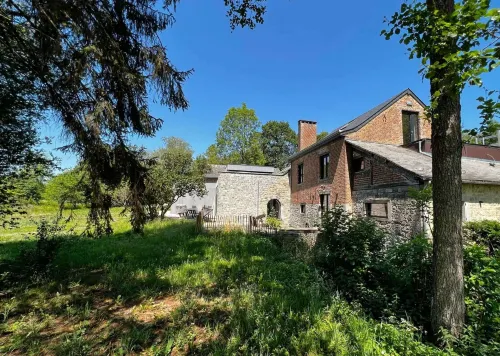Water Mill in Baillonville with Indoor Pool - parking