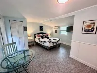 Neptune's Grotto Waterfront Retreat