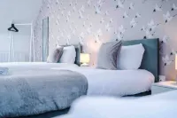 Lovely Three Bed Home Manchester Hotels in Ramsbottom