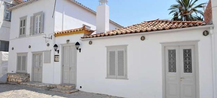 Guesthouse Alexandra Hotels in Hydra