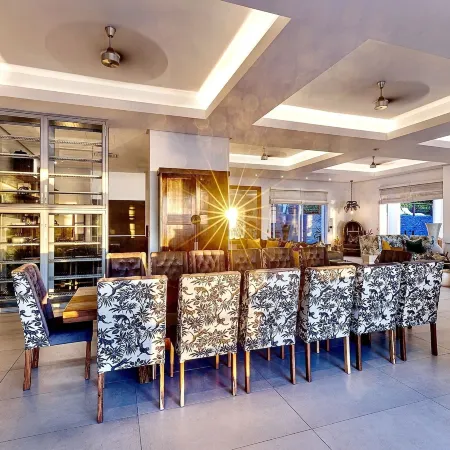 Dolphin Coast Yolo Spaces - the White House Boutique Villa