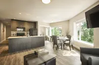 SoLo Suites Hotels in Sooke