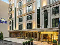 Days Inn by Wyndham Istanbul Bomonti Hotels near Bomontiada