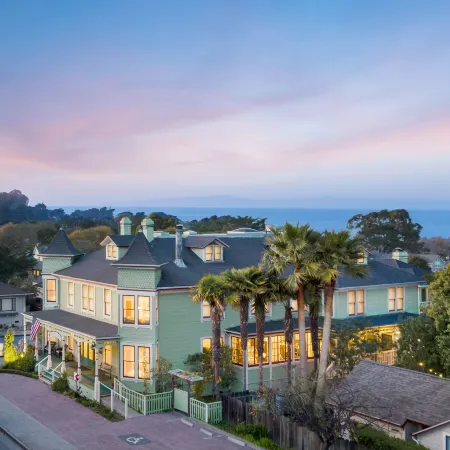 Centrella Hotel, a Kirkwood Collection Hotel Отели рядом с достопримечательностью «Парк Лаверс-Пойнт»