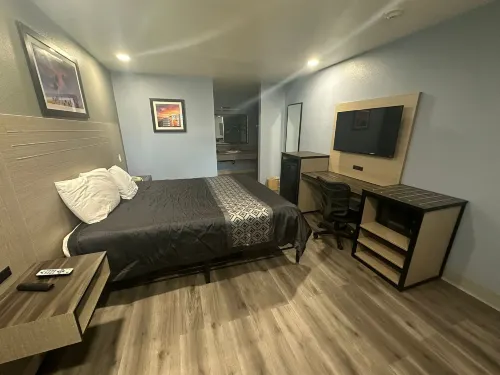 橙市塔斯廷飯店